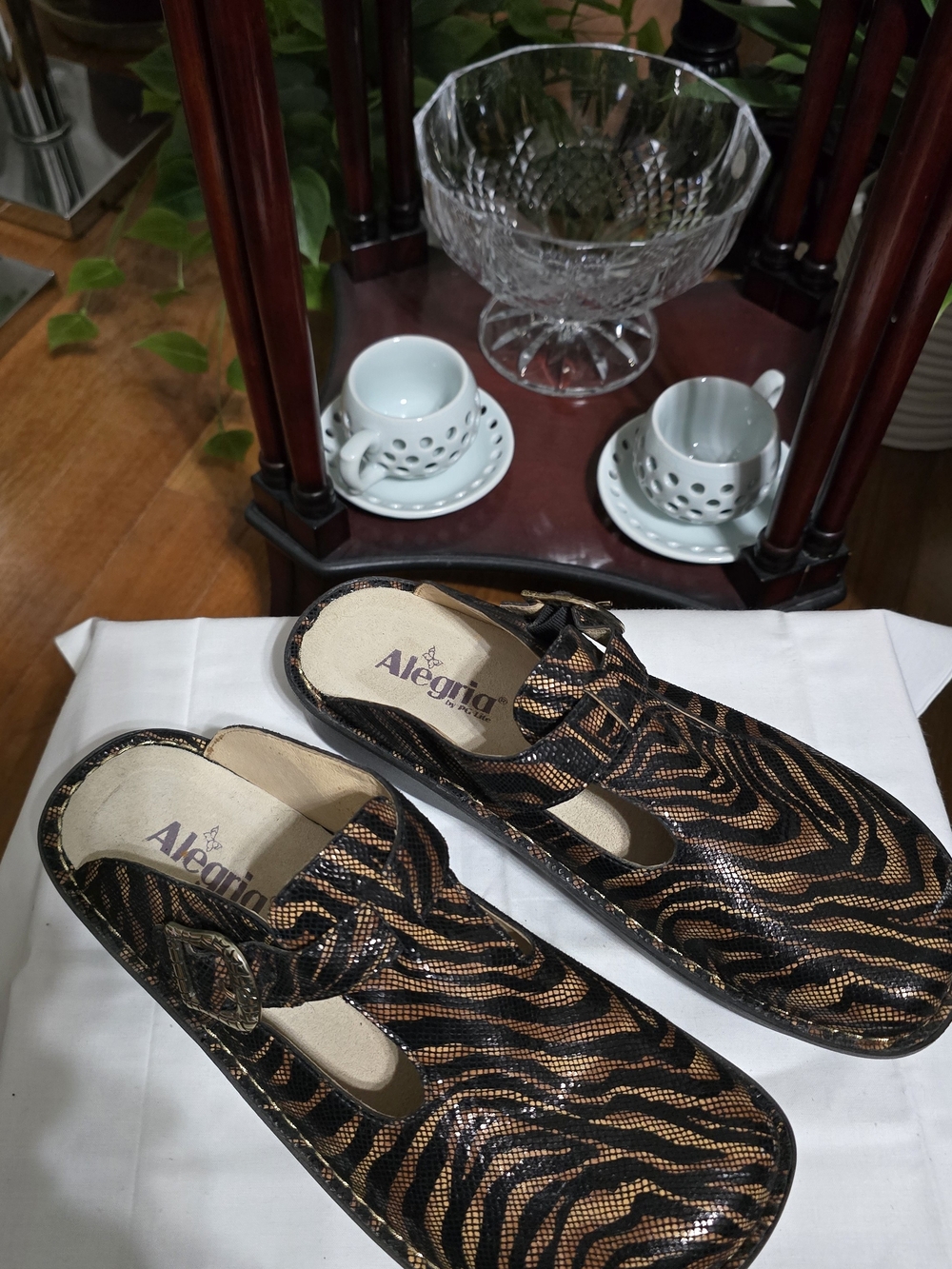 Alegria Women's Black and Brown Animal-Print Slip-On Clogs